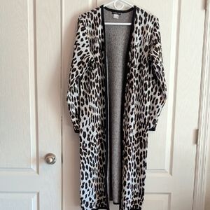 VENUS Black and White Leopard Print Cardigan